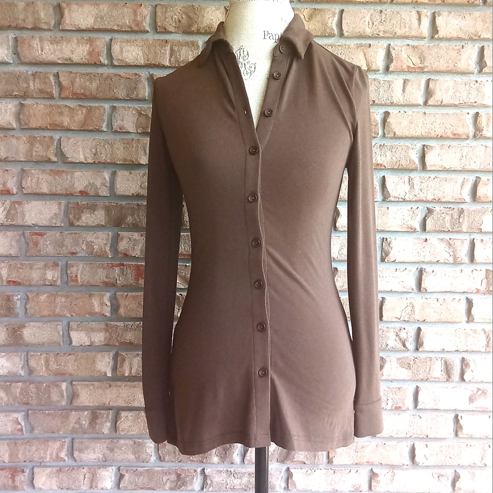 Adika NWT long sleeve button down shirt size small.